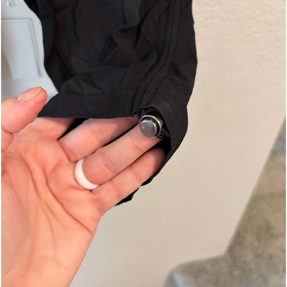 Lululemon Beyond the Studio Crop Black Joggers High Rise SIZE 0 - Picture 4 of 9